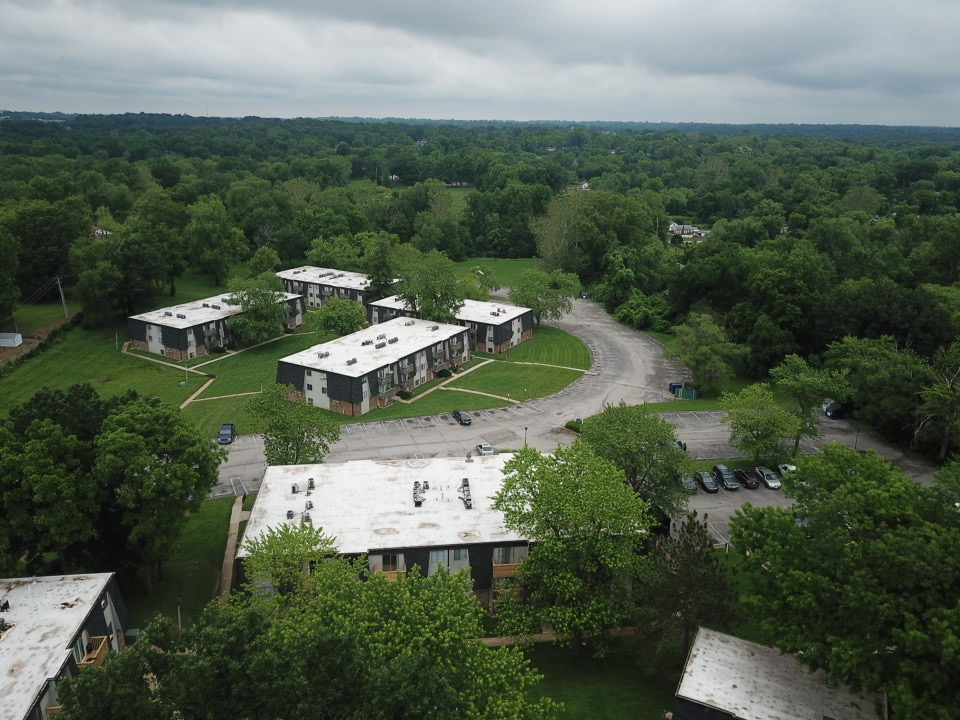 Woodlands Apartments exterior in Saint Louis, MO